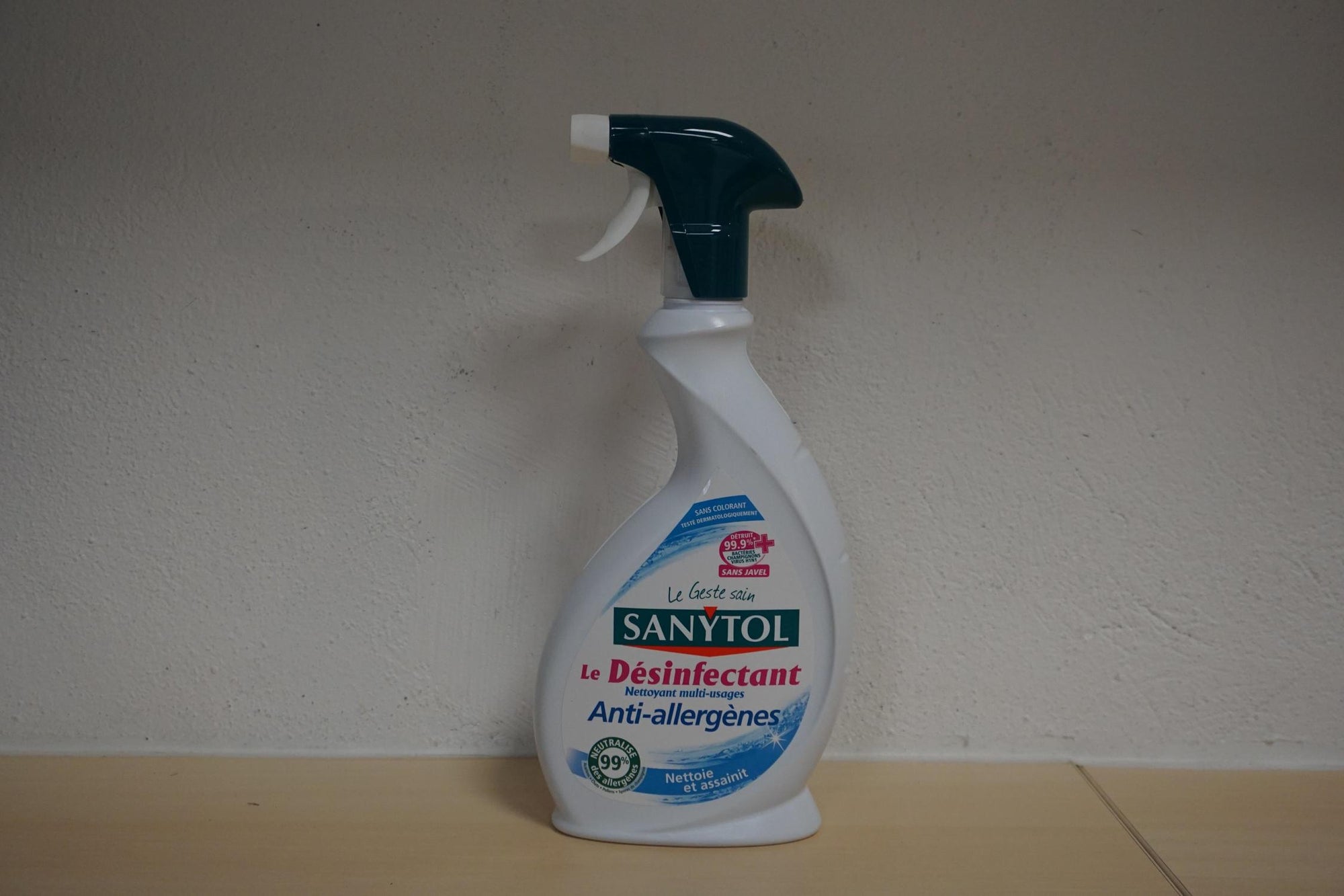 SANYTOL SPRAY DÉSINFECTANT ANTI-ALLERGÈNES  0.5L